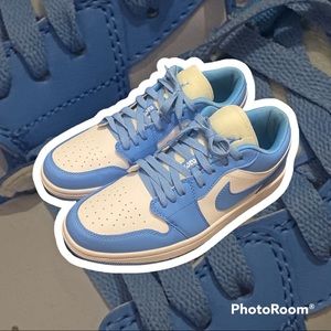 Air Jordan 1 low “UNC”